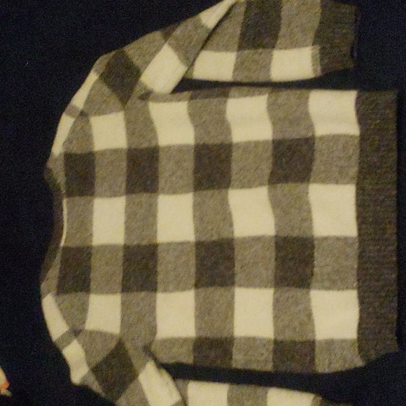 Used grey/white checkered sweater, L (10-12), Old Navy - Picture 2 of 4